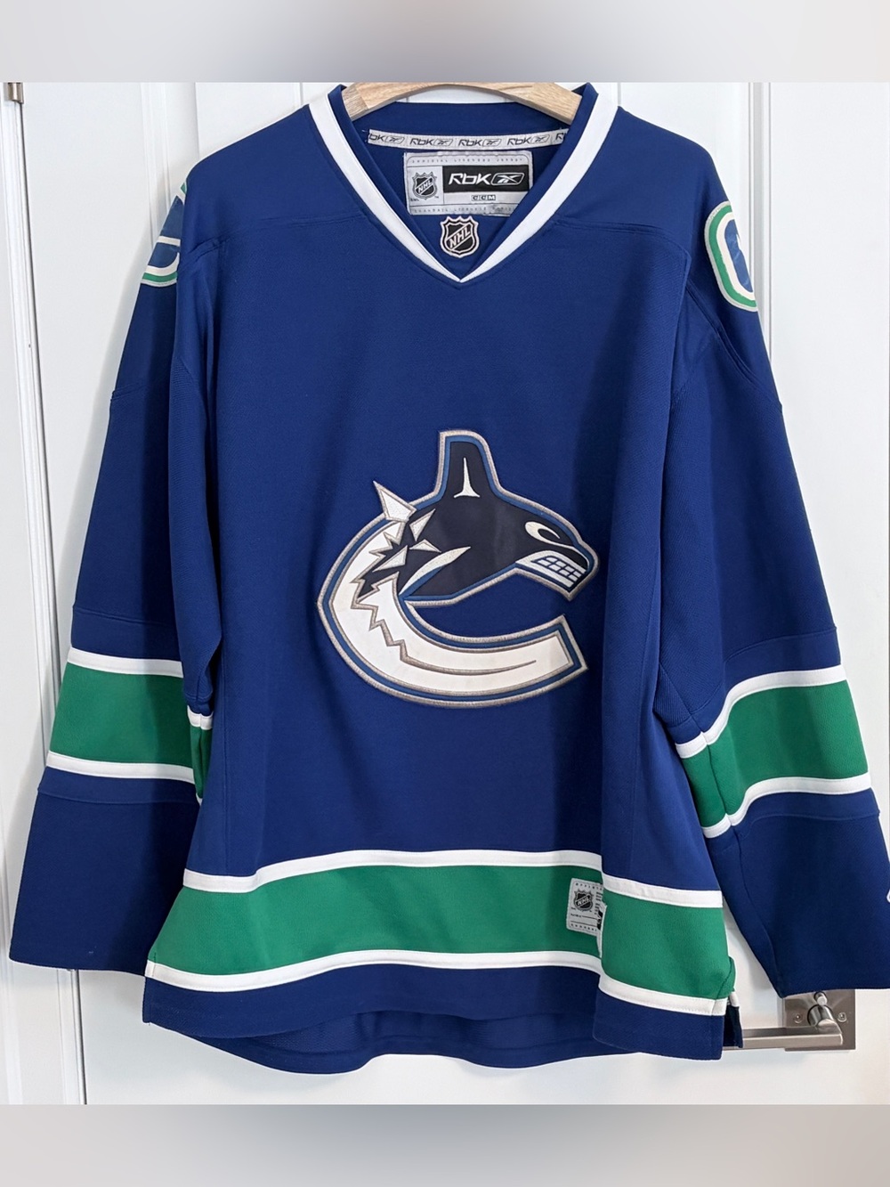 Vancouver Canucks Reebok Blue Orca Home Jersey Size XXL 2XL